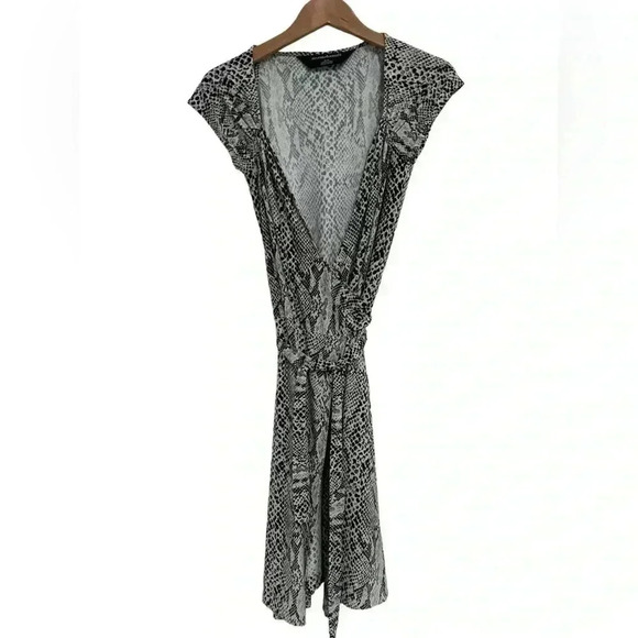 Norma Kamala Snake Print V Neck Wrap Dress - Picture 6 of 6